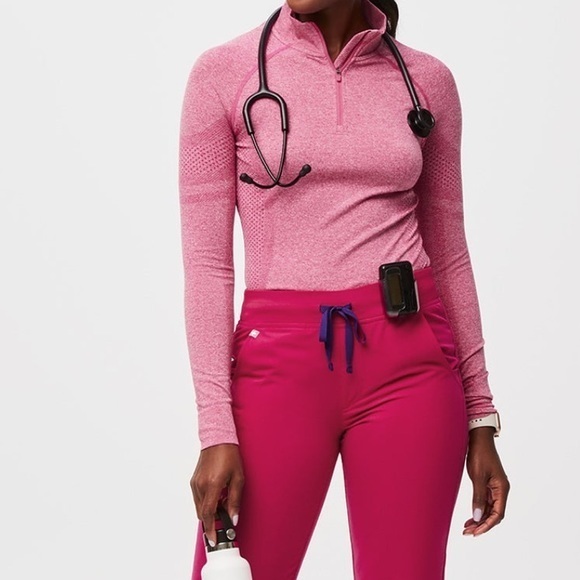 Figs Salta Seamless ¼ Zip XS/S
LIMITED EDITION STYLE
Brand New sealed package - Picture 2 of 15